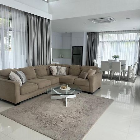 Holiday Pool Villa Praia de Jomtien Exterior foto
