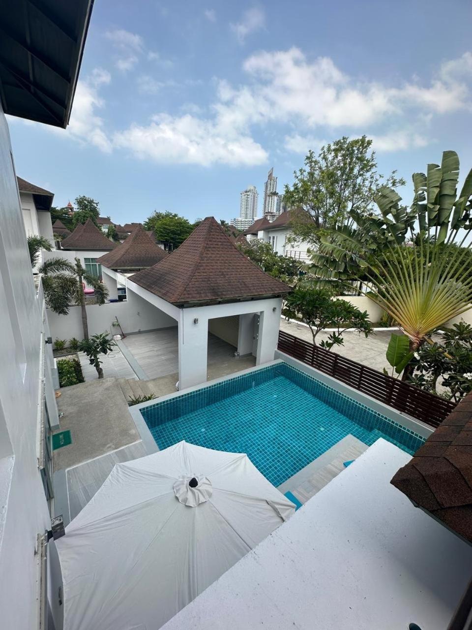Holiday Pool Villa Praia de Jomtien Exterior foto