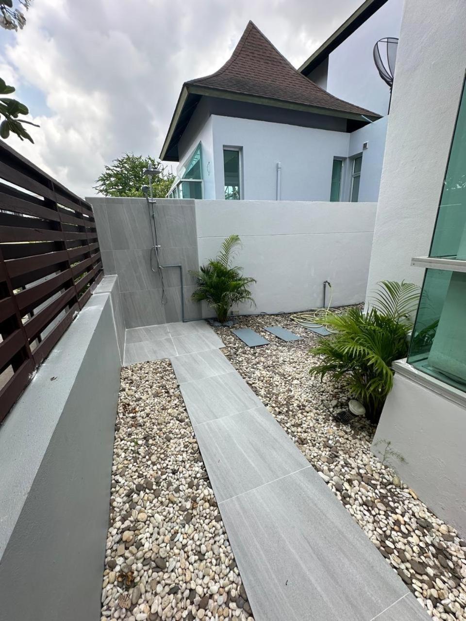 Holiday Pool Villa Praia de Jomtien Exterior foto