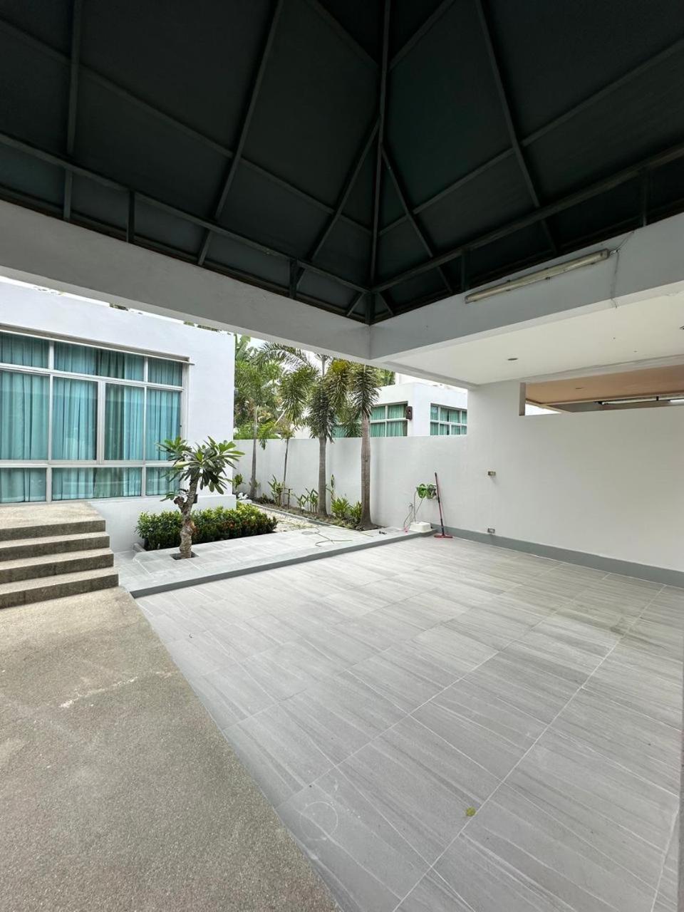 Holiday Pool Villa Praia de Jomtien Exterior foto