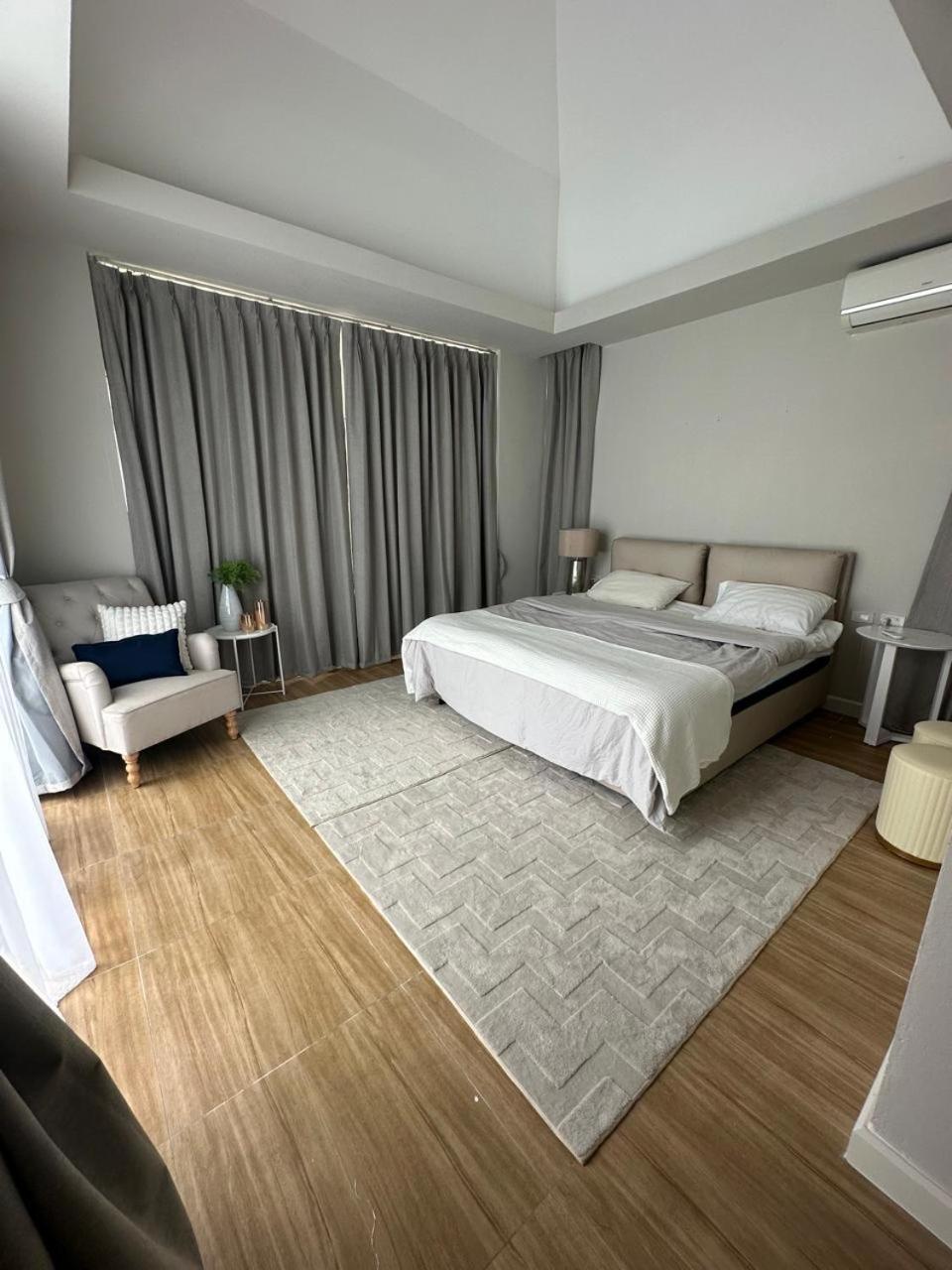 Holiday Pool Villa Praia de Jomtien Exterior foto